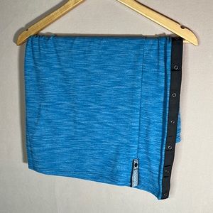 Lululemon customizable snap scarf is n blue burnout colour